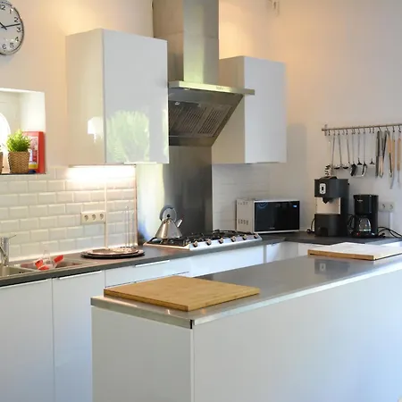 Group Escape By Molignee River * Denee