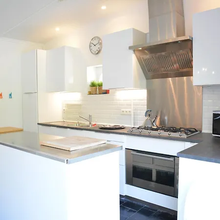 Сasa de vacaciones Group Escape By Molignee River *