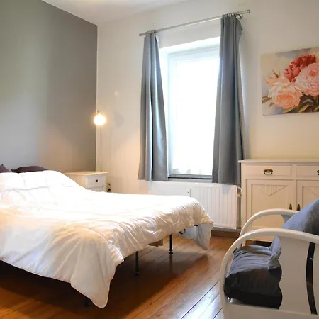 Сasa de vacaciones Group Escape By Molignee River *