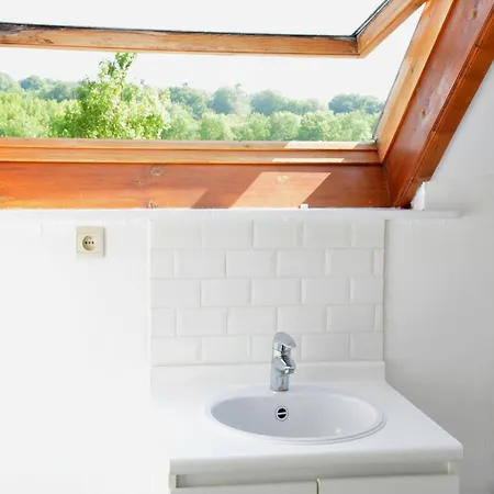 Group Escape By Molignee River Сasa de vacaciones