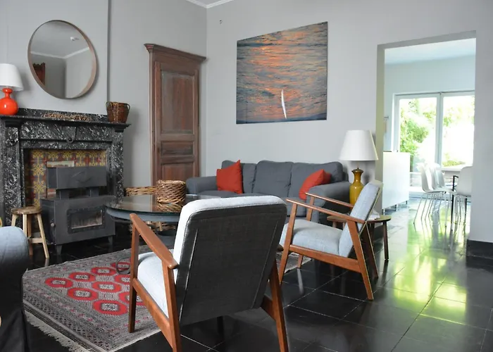 Group Escape By Molignee River 別荘 *