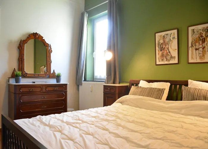 Group Escape By Molignee River 別荘 *